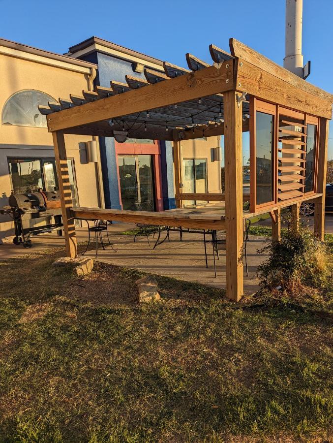 Executive Inn And Suites Wichita Falls Exterior foto