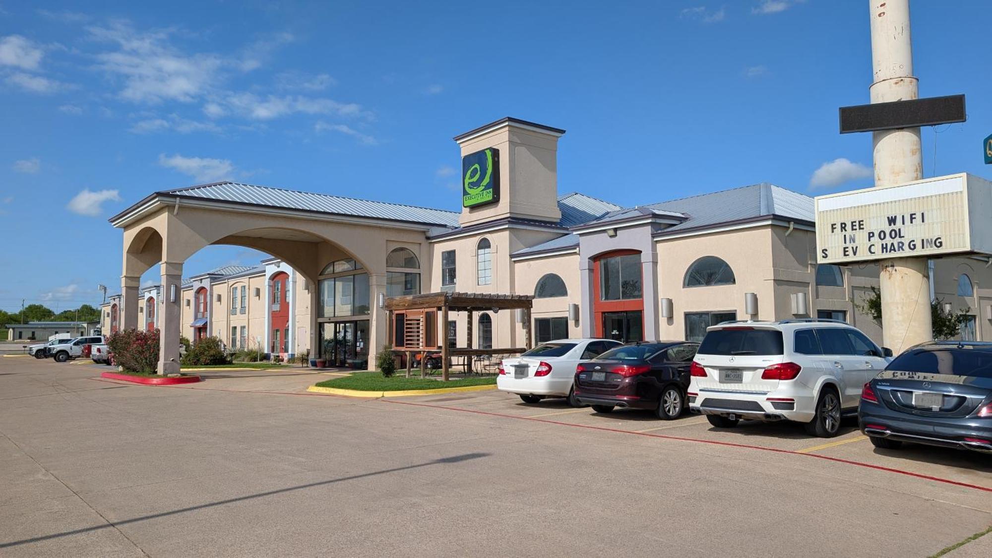 Executive Inn And Suites Wichita Falls Exterior foto